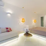 Vila Naxian Utopia Luxury Villas *